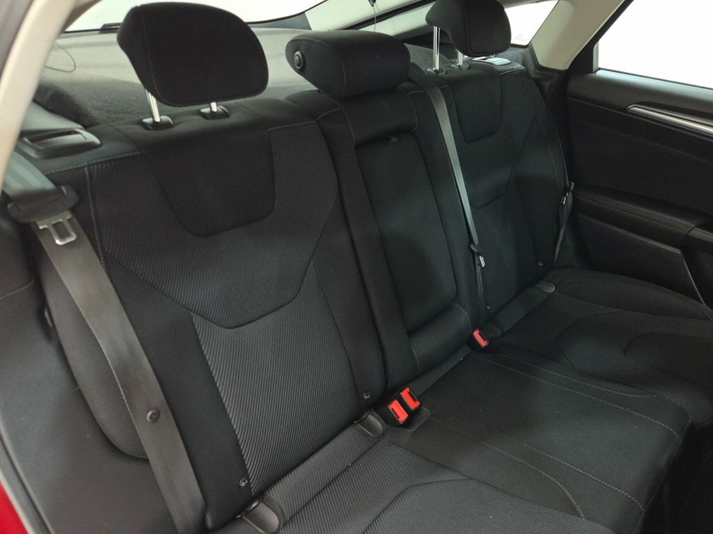 Ford Mondeo Hatchback Blue #28