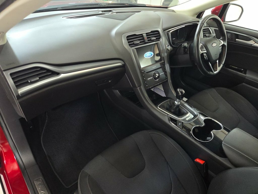 Ford Mondeo Hatchback Blue #22