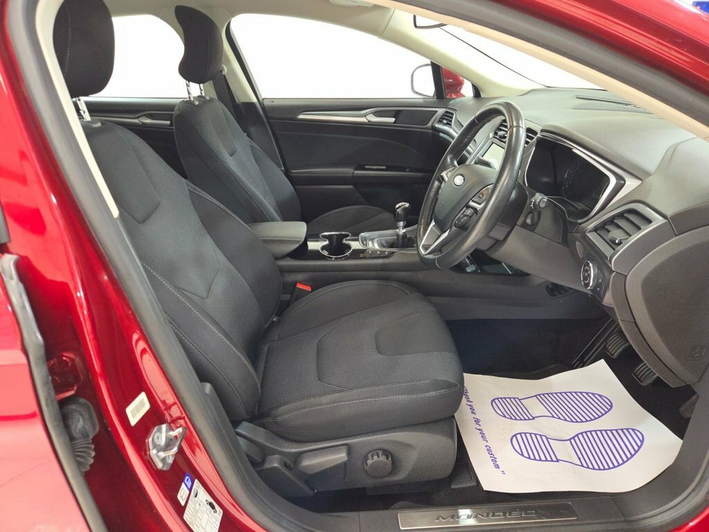 Ford Mondeo Hatchback Blue #20