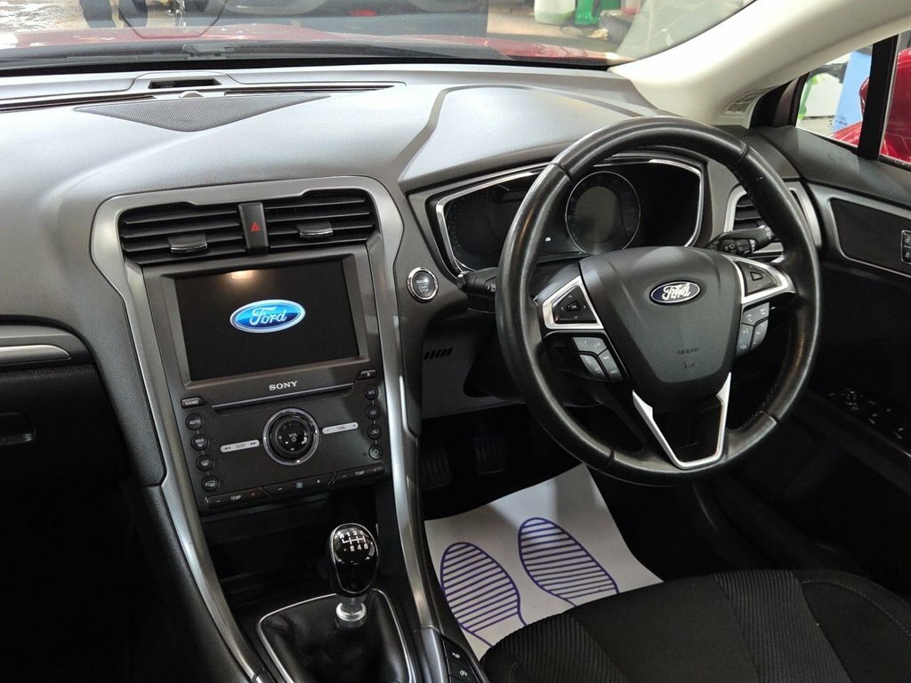 Ford Mondeo Hatchback Blue #18