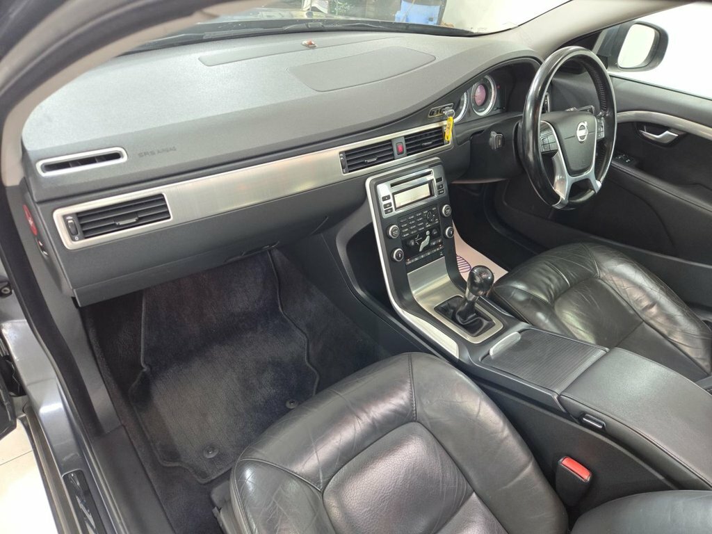 Volvo V70 Estate Black #21