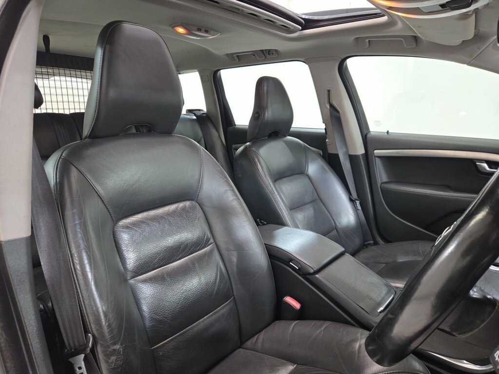 Volvo V70 Estate Black #23