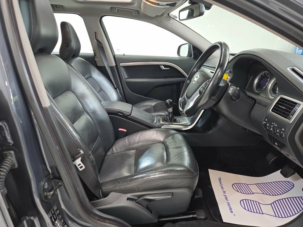 Volvo V70 Estate Black #20