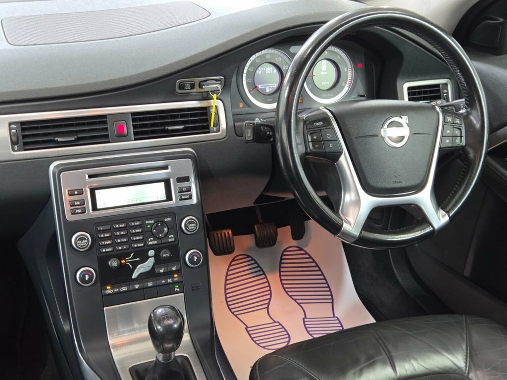 Volvo V70 Estate Black #18