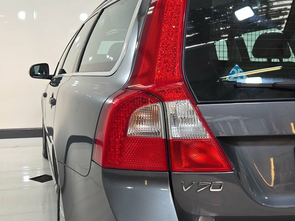 Volvo V70 Estate Black #46