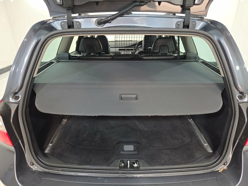 Volvo V70 Estate Black #14