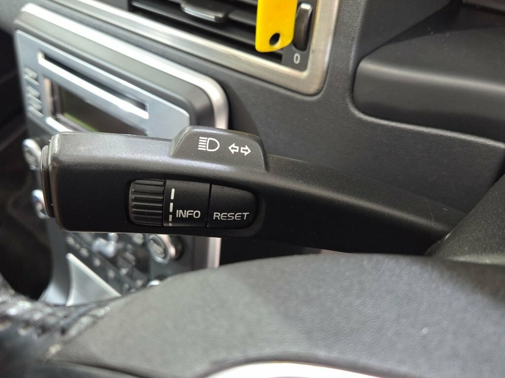 Volvo V70 Estate Black #37