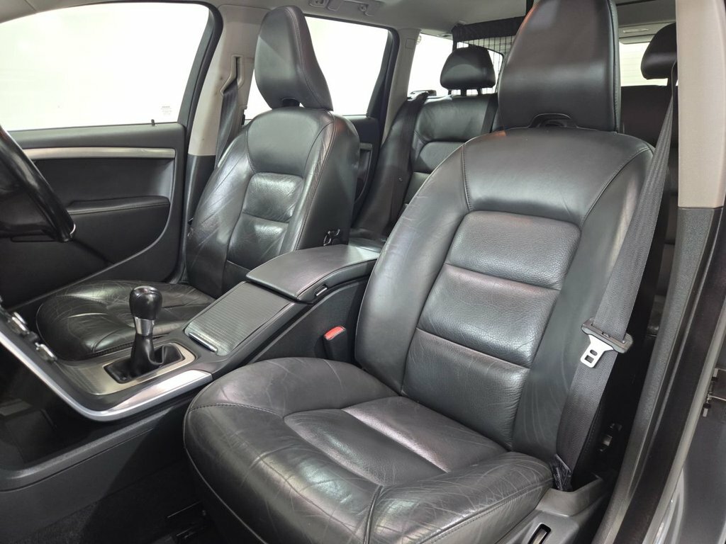 Volvo V70 Estate Black #24