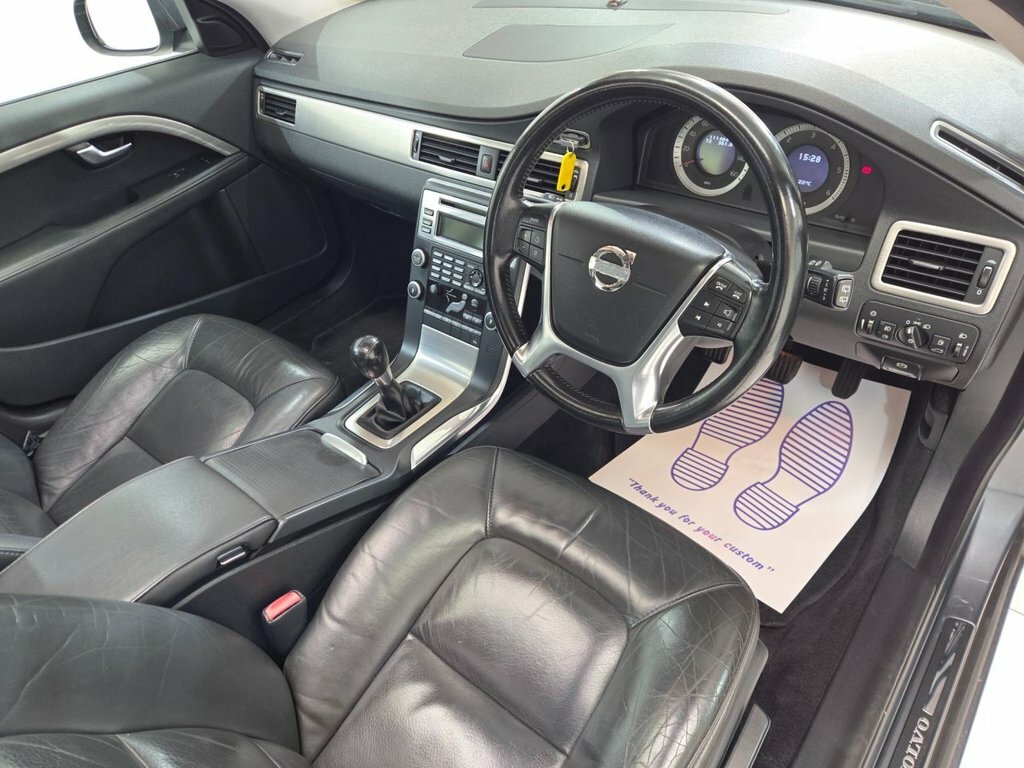 Volvo V70 Estate Black #19
