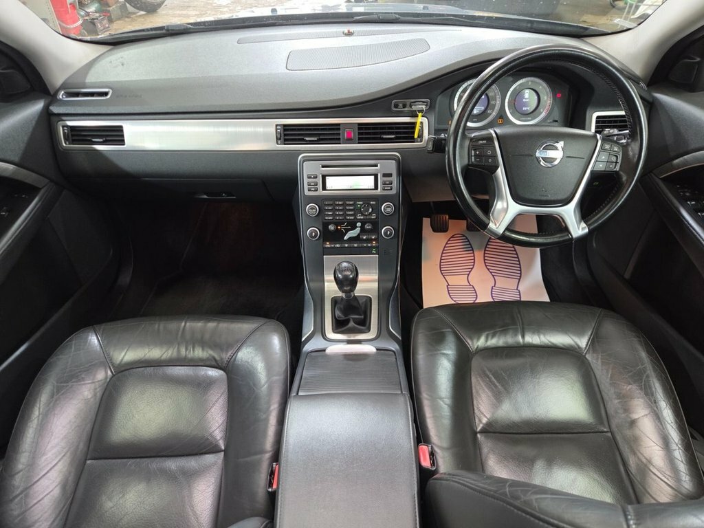 Volvo V70 Estate Black #17