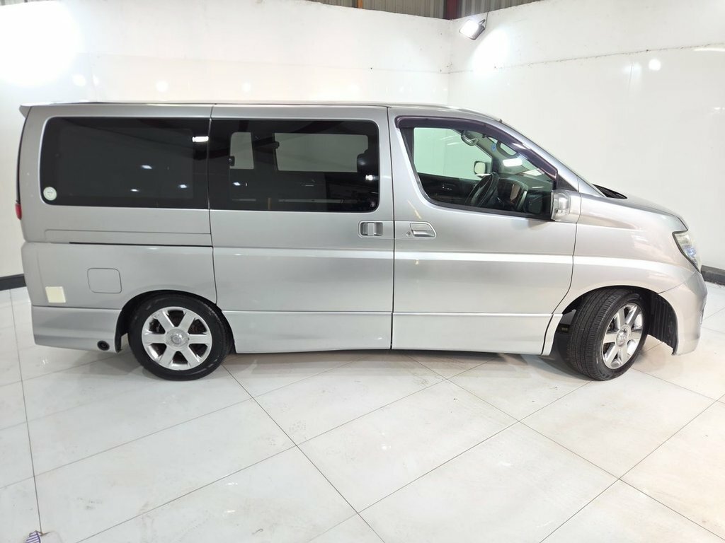 Nissan Elgrand Mpv Silver #3