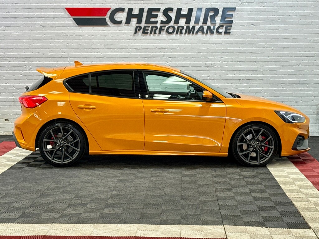 Ford Focus Hatchback 2.0 Ecoblue St - Bno Soundwinter Pa YX69HMY Orange #3