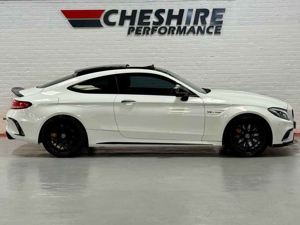 Mercedes-Benz C Class Coupe 4.0 C63 V8 Biturbo Amg - Panroof20smem PL66WRG White #3