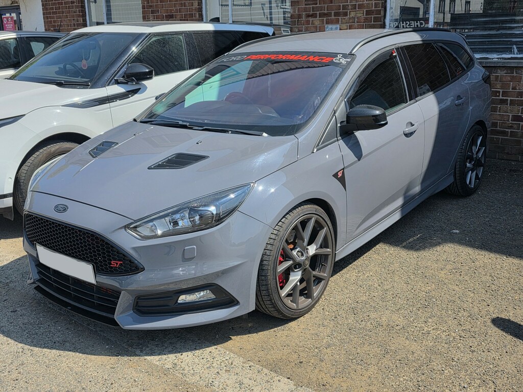 Ford Focus 2.0 T Ecoboost St-3 Grey