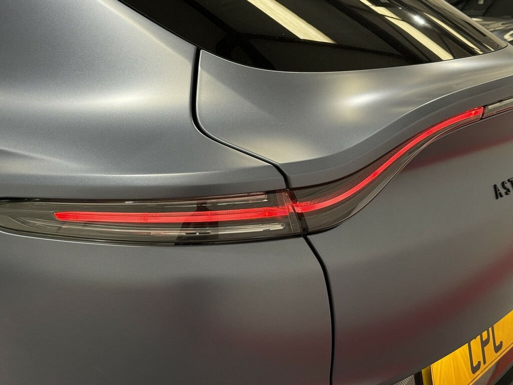 Aston Martin DBX V8 550 Touchtronic 2021 Black #25