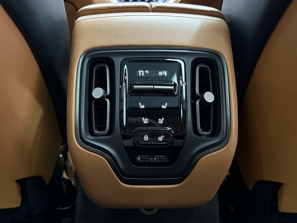 Aston Martin DBX V8 550 Touchtronic 2021 Black #48