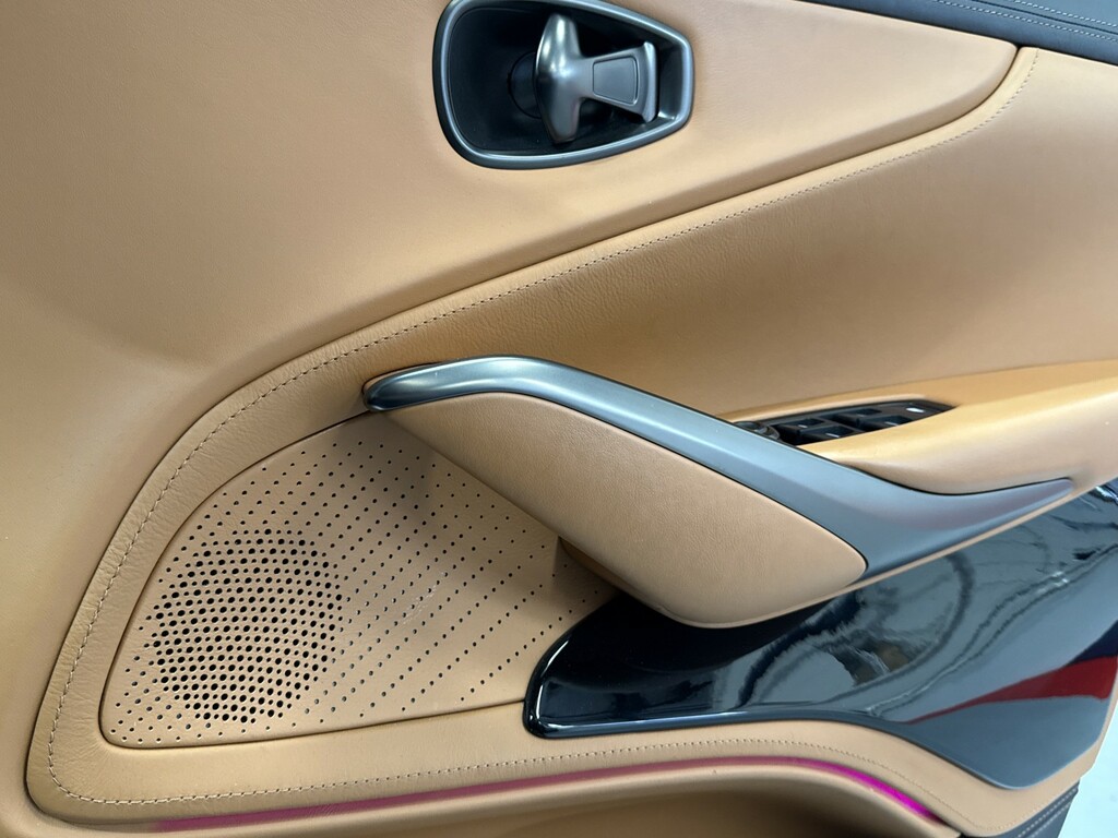 Aston Martin DBX V8 550 Touchtronic 2021 Black #42