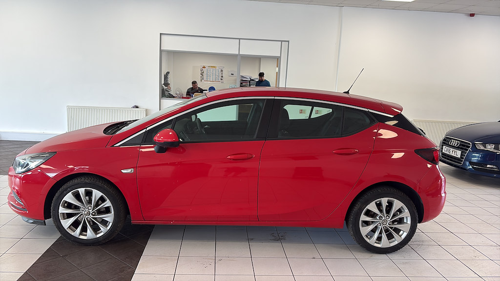 Vauxhall Astra 1.4 L Design BF66BUH Red #2