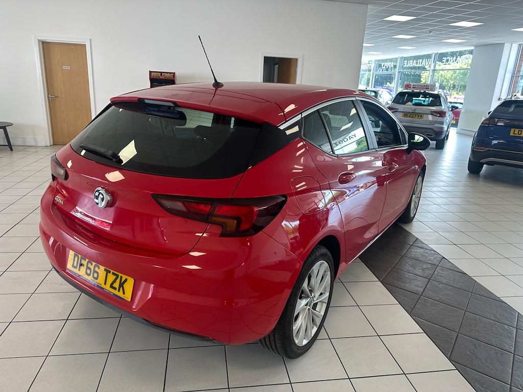 Vauxhall Astra 1.4 L Energy DF66TZK #5