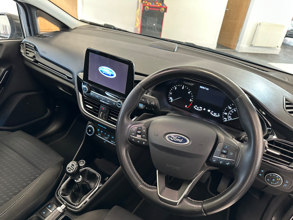Ford Fiesta 1.5 L Titanium Tdci YG19ZSM #6