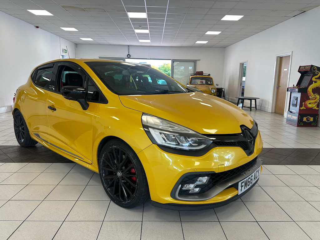 Renault Clio Hatchback 1.5 Dci Dynamique S Nav Edc Euro 6 Ss Red #1