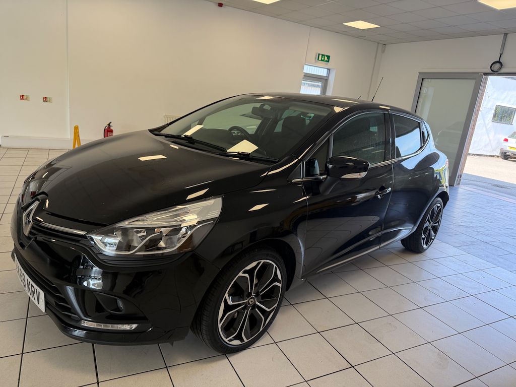 Renault Clio 0.9 L Iconic Tce Black #2