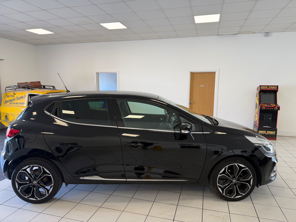Renault Clio 0.9 L Iconic Tce Black #5