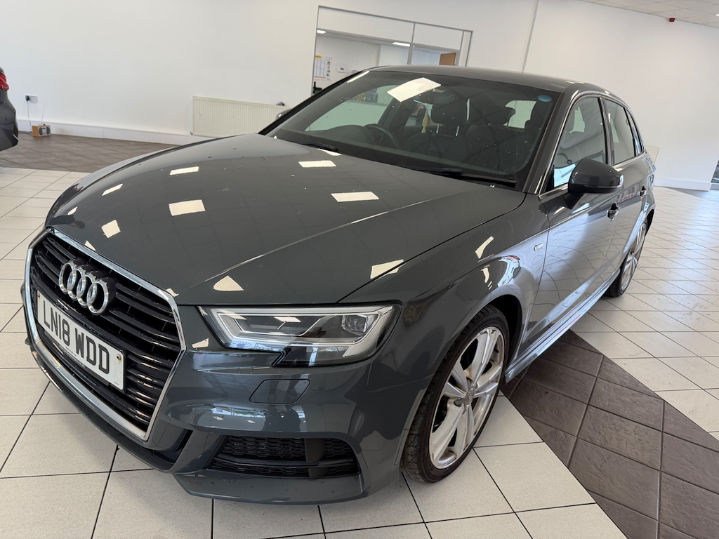 Audi A3 1.5 Tfsi Sport S Tronic Black #1