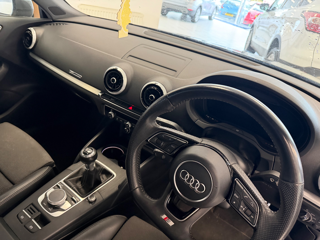 Audi A3 1.5 Tfsi Sport S Tronic Black #5