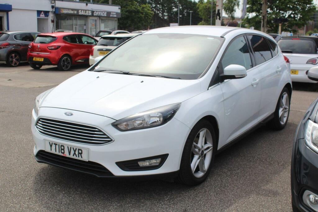 Ford Focus Hatchback 1.0T Ecoboost Zetec Edition Euro 6 Ss White