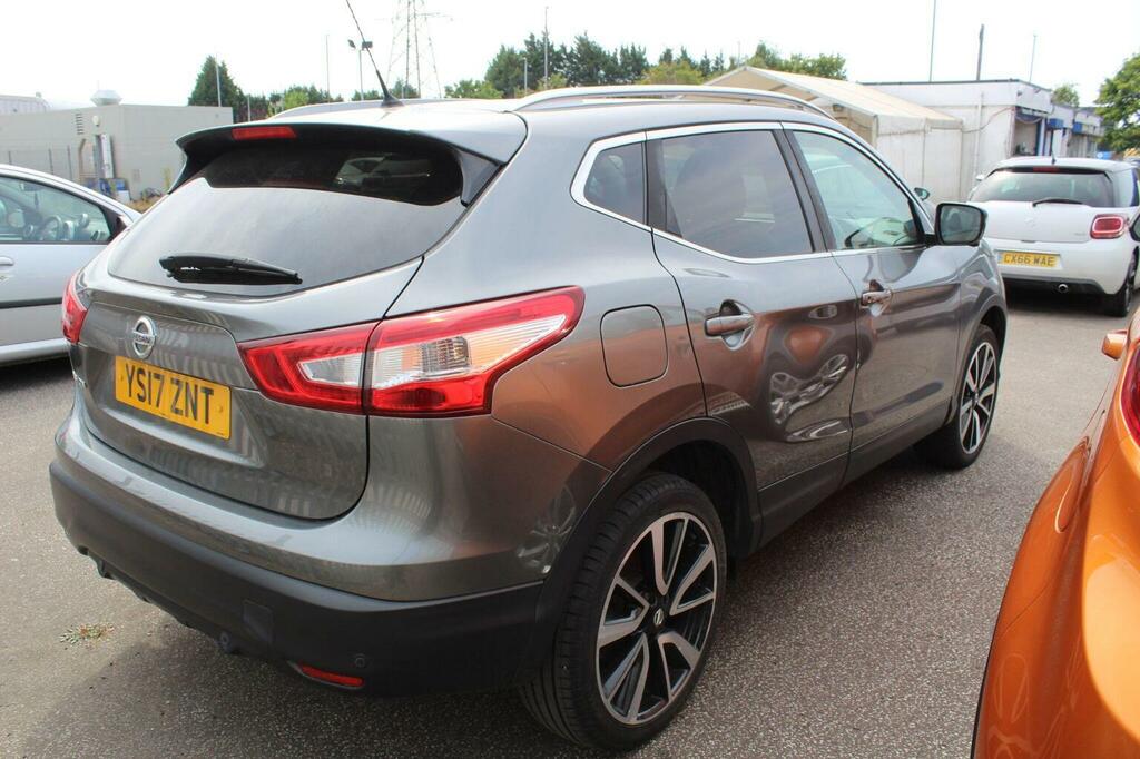 Nissan Qashqai Suv 1.6 Dci Tekna 2Wd Euro 6 Ss 201717 YS17ZNT Grey #2