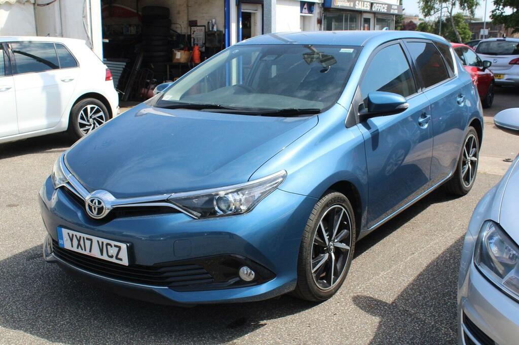 Toyota Auris Hatchback 1.2 Vvt-i Design Euro 6 Ss Safet Blue