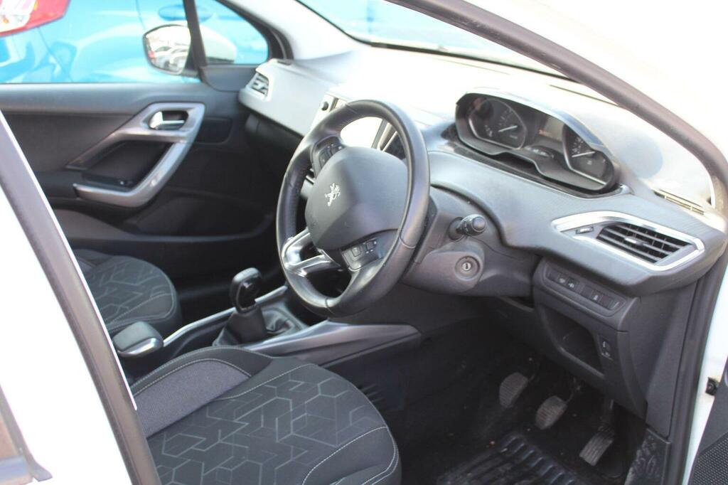 Peugeot 2008 Suv 1.6 Bluehdi Active Euro 6 201766 White #3