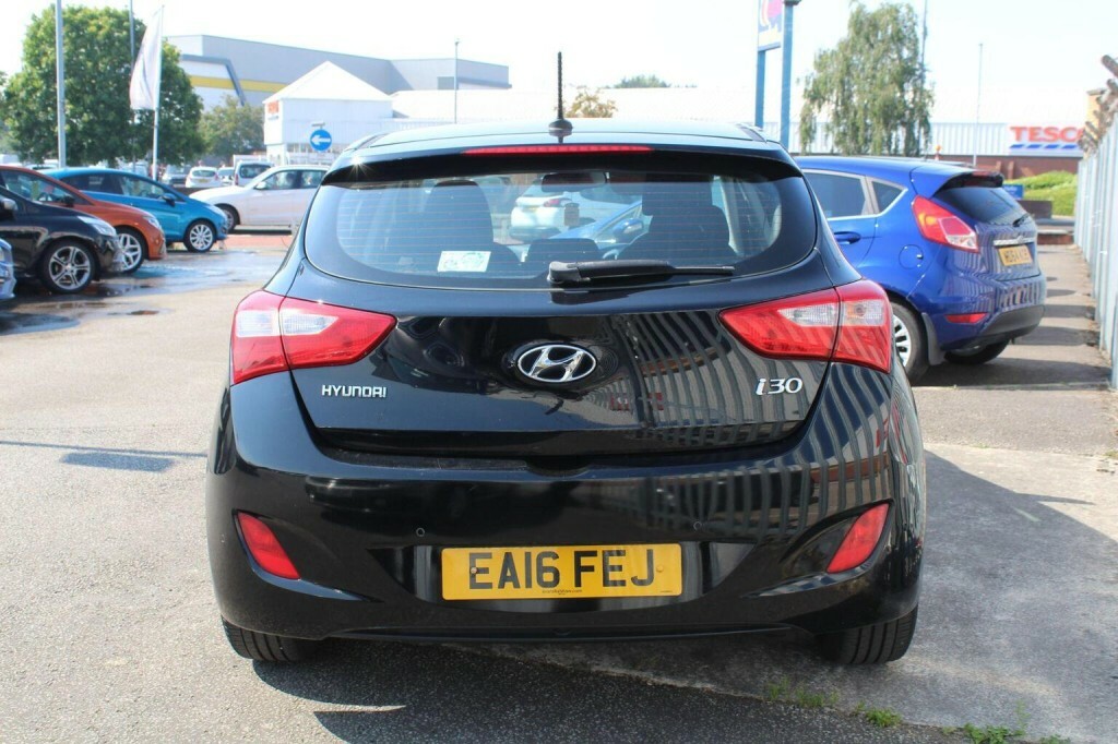 Hyundai I30 1.4 Blue Drive Se Nav Euro 6 Ss Black #3