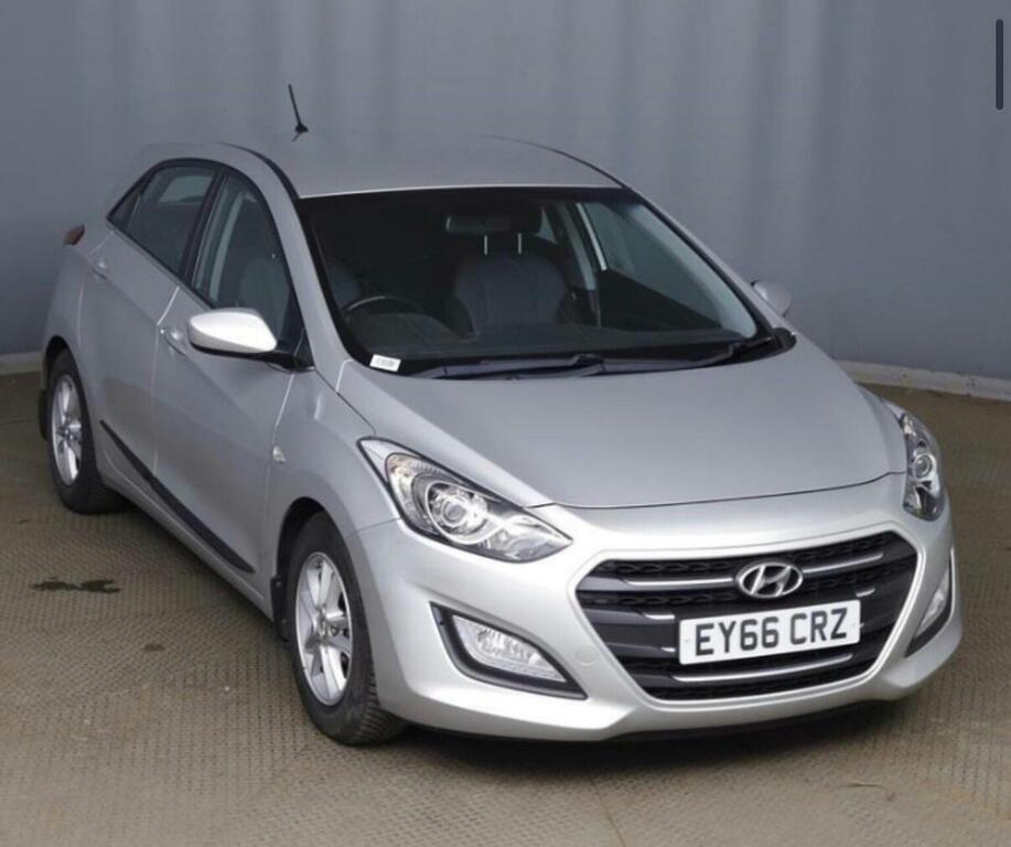 Hyundai I30 1.6 Crdi Blue Drive Se Euro 6 Ss Silver