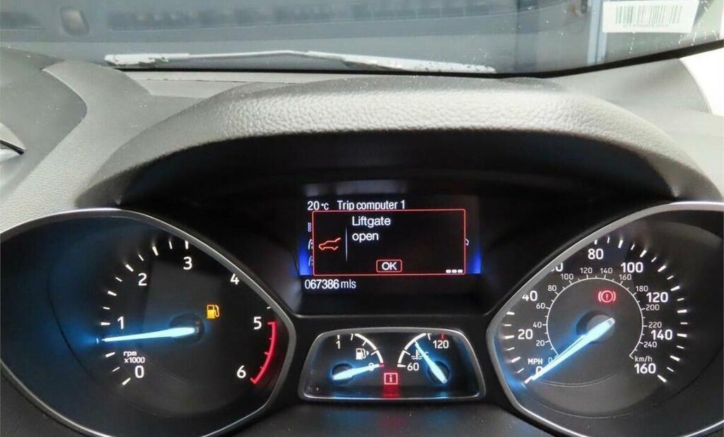 Ford Kuga Suv 2.0 Tdci Titanium Euro 6 Ss 201717 MF17YBZ Grey #3