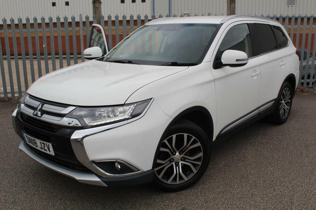 Mitsubishi Outlander Suv 2.2 Di-d 3 4Wd Euro 6 Ss 201818 White