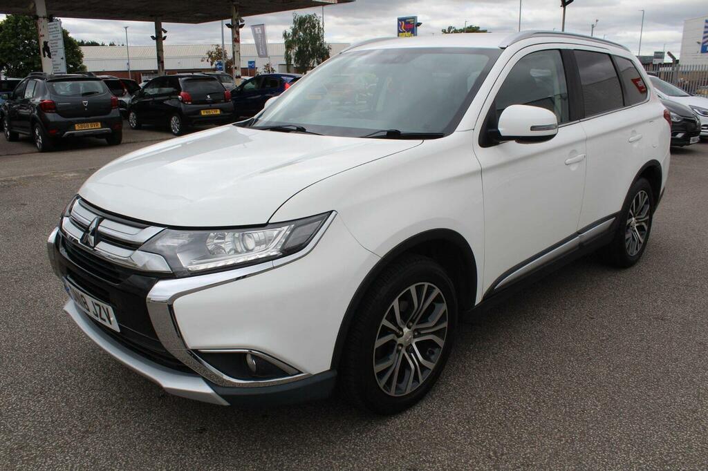 Mitsubishi Outlander Suv 2.2 Di-d 3 4Wd Euro 6 Ss 201818 White #5
