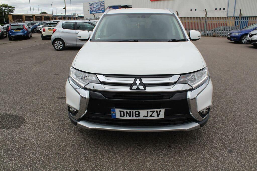 Mitsubishi Outlander Suv 2.2 Di-d 3 4Wd Euro 6 Ss 201818 White #4