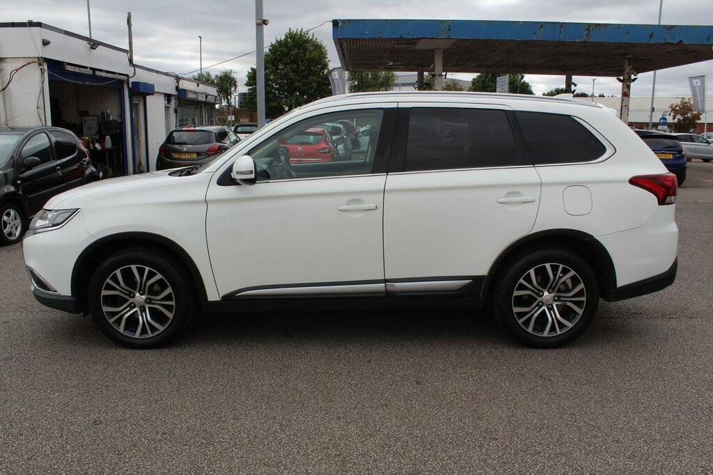 Mitsubishi Outlander Suv 2.2 Di-d 3 4Wd Euro 6 Ss 201818 White #6