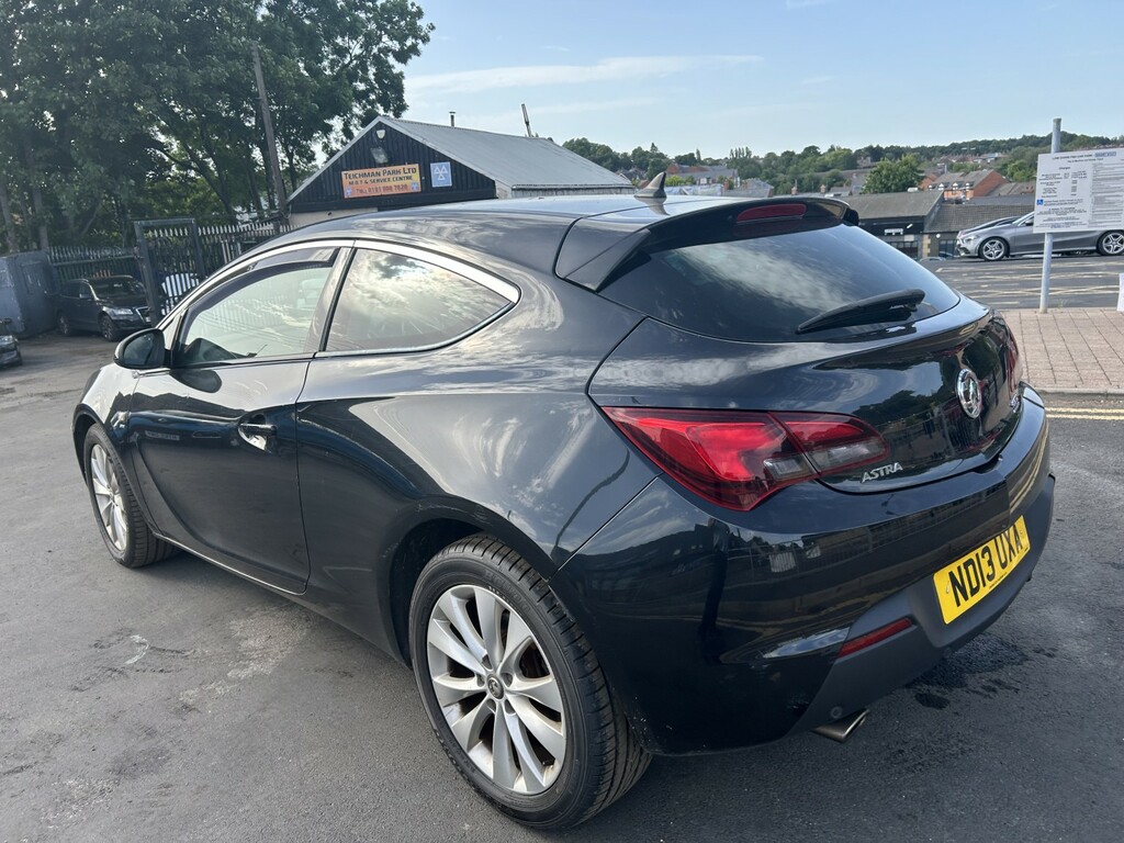 Vauxhall Astra GTC 2.0 Cdti Sri Black #6