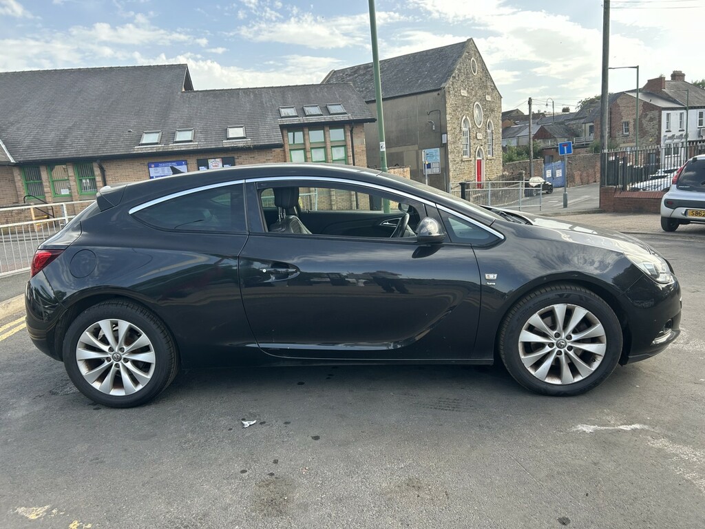 Vauxhall Astra GTC 2.0 Cdti Sri Black