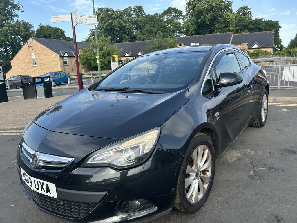 Vauxhall Astra GTC 2.0 Cdti Sri Black #4