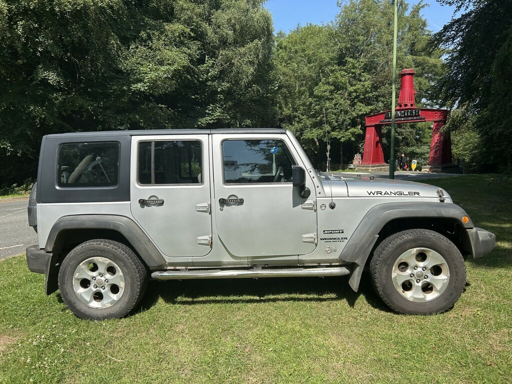 Jeep Wrangler 2.8 Crd Sport Unlimited Silver