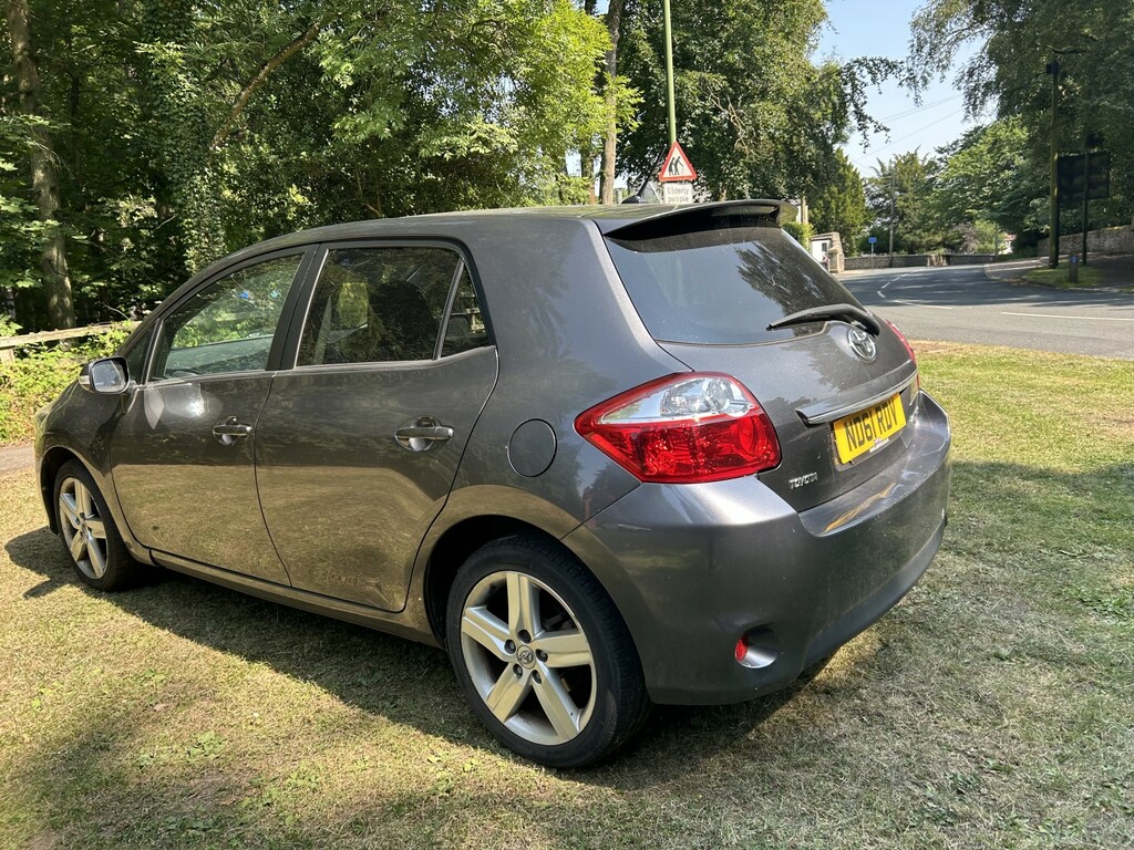 Toyota Auris 1.6 V-matic Sr Grey #6