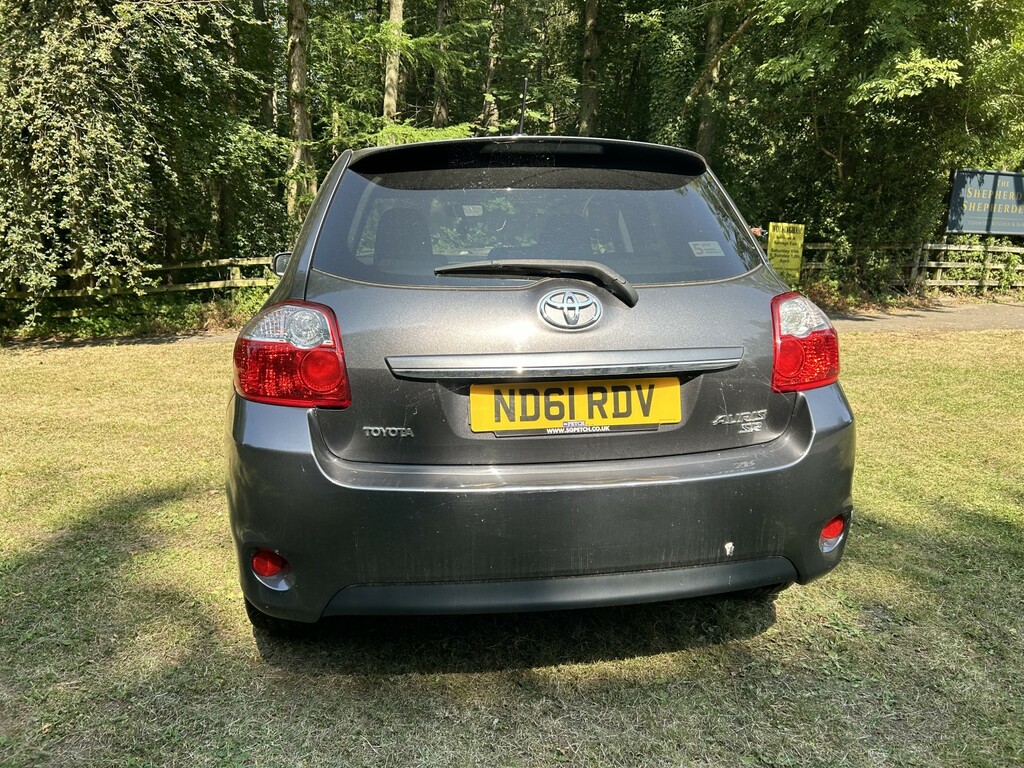 Toyota Auris 1.4 D-4d Excel 5-Dr Blue #7
