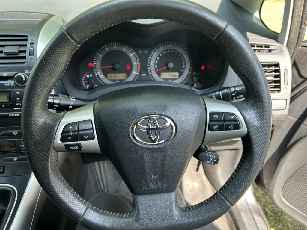 Toyota Auris 1.4 D-4d Excel 5-Dr Blue #12