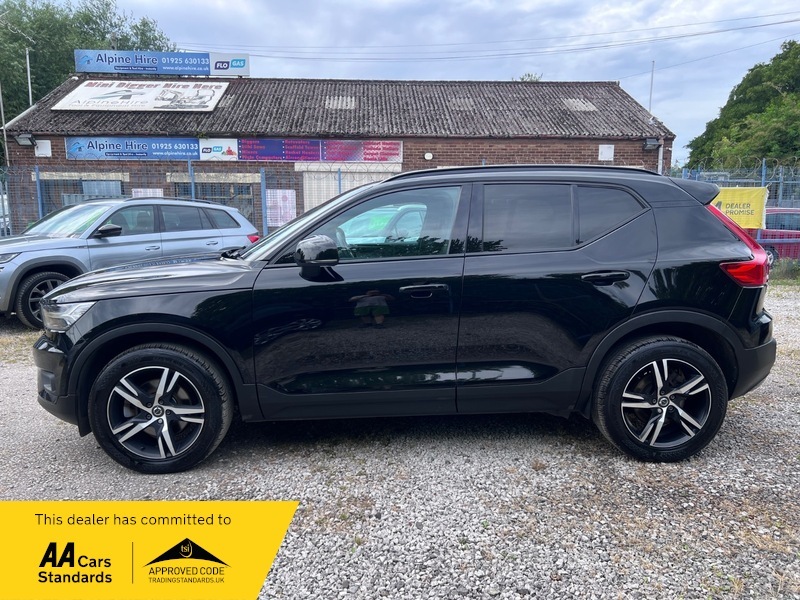 Volvo XC40 2.0 D4 R-design Suv Black #4