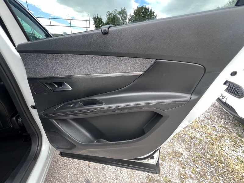 Peugeot 5008 1.2 Puretech Active White #38
