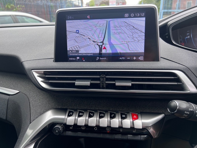 Peugeot 5008 1.2 Puretech Active White #11